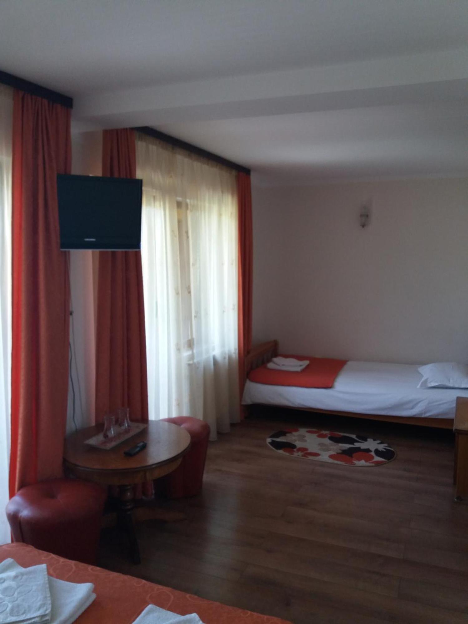 Pensiunea Alunis Hotel Sadova  Værelse billede